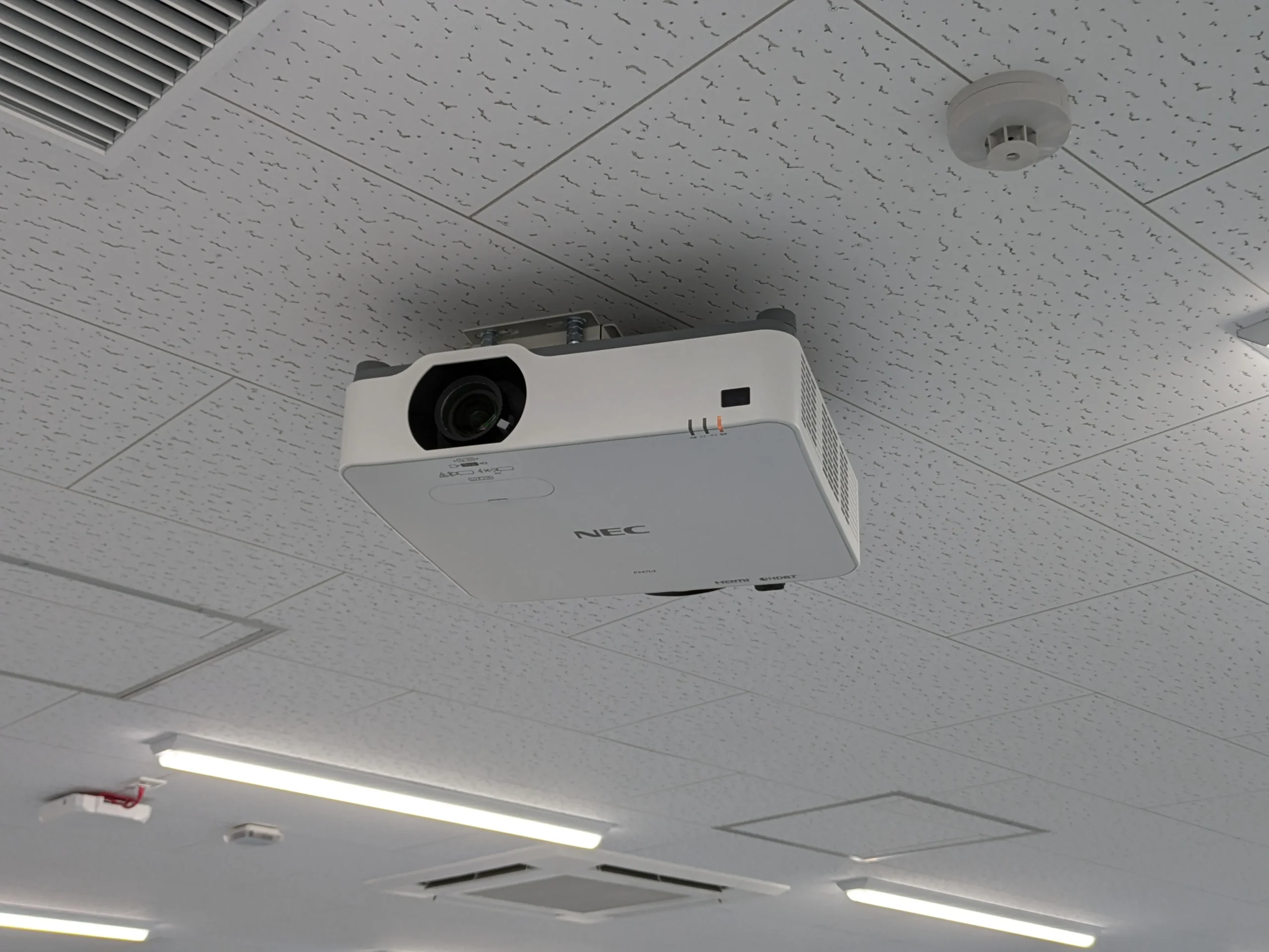 プロジェクター設置